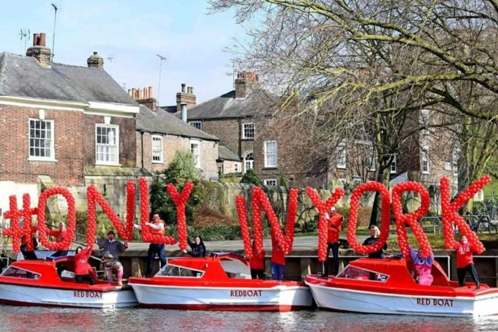 The Riverside At Woodsmill Quay With Parking Апартаменты *
