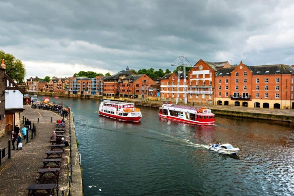 Апартаменты The Riverside At Woodsmill Quay With Parking Йорк